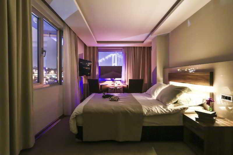 Malta Bosphorus Hotel Истанбул Екстериор снимка